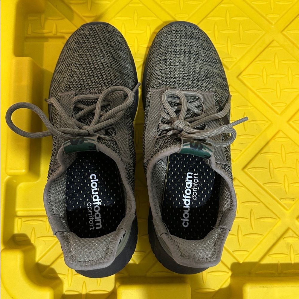 Adidas Olive Green Sneakers worn once MEN